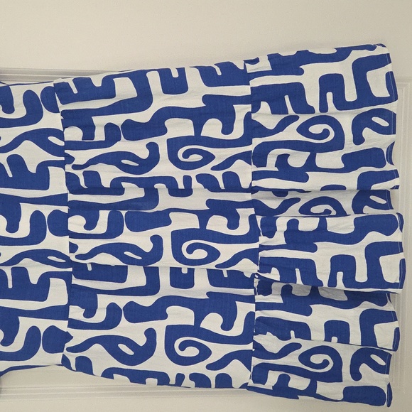 THML adorable Dress In Great Condition. Blue/white Geometric Type Pattern. 💙 - Picture 3 of 12